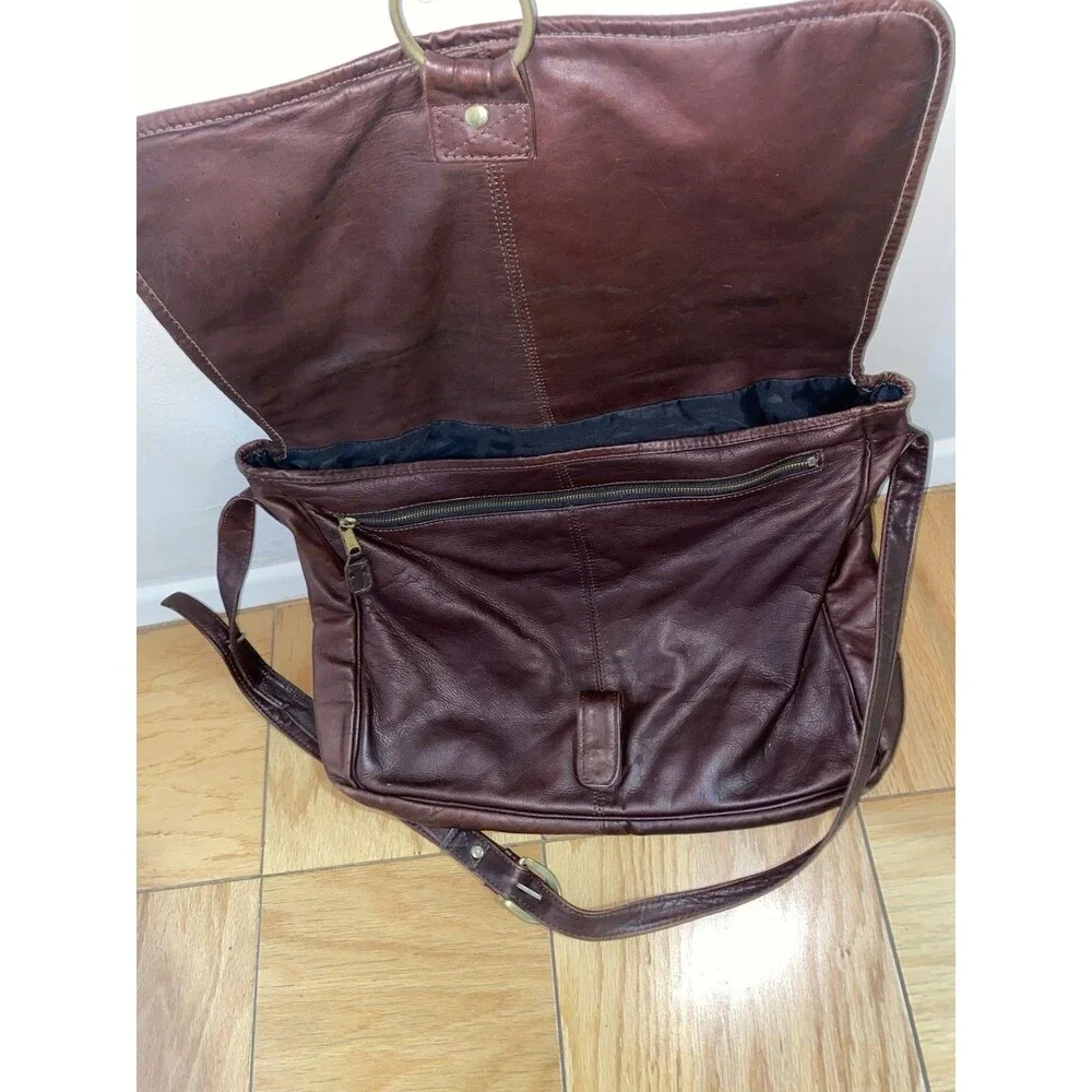 FRYE 100% Genuine Leather Messenger Bag, Dark Brown (Unisex) Butter Soft Strap - Picture 3 of 15